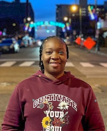 A vacation selfie of Hilton Grand Vacations Owner Jatara