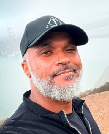 Hilton Grand Vacations Owner Ben D. takes a vacation selfie