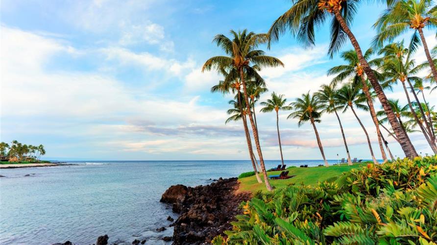 Volcanic beach at Waiulua Bay on Big Island, Hawaii