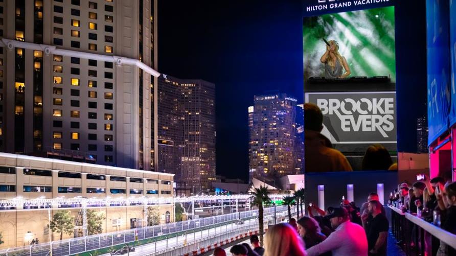 Spectators watch the FORMULA 1 HEINEKEN SILVER LAS VEGAS GRAND PRIX from the HGV Clubhouse