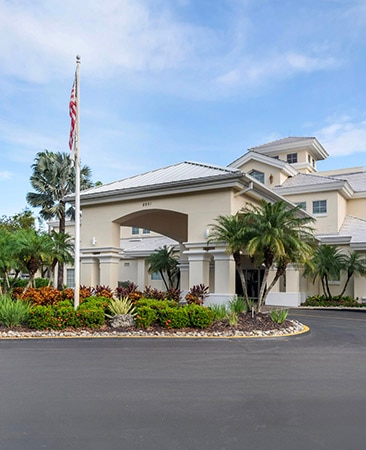 Front entrance of Cypress Pointe, a Hilton Vacation Club