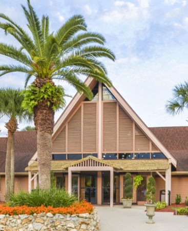 Entrance to Polynesian Isles, a Hilton Vacation Club 