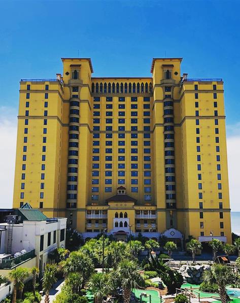 Exterior view of Anderson Ocean Club, a Hilton Grand Vacations Club located in Myrtle Beach, South Carolina.